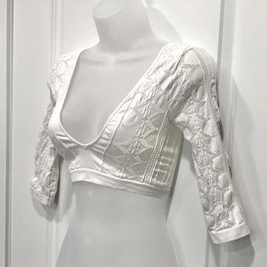 Forever 21 White Plunging V Neck 3/4 Sleeve Stretchy Crop Top - Size: S